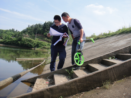 岳陽審計關注水庫加固，加固水庫就用碳纖維布